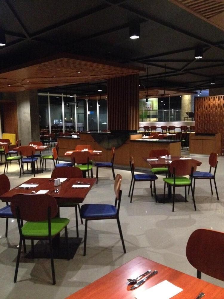 Hotel Primebiz Tegal Exterior foto