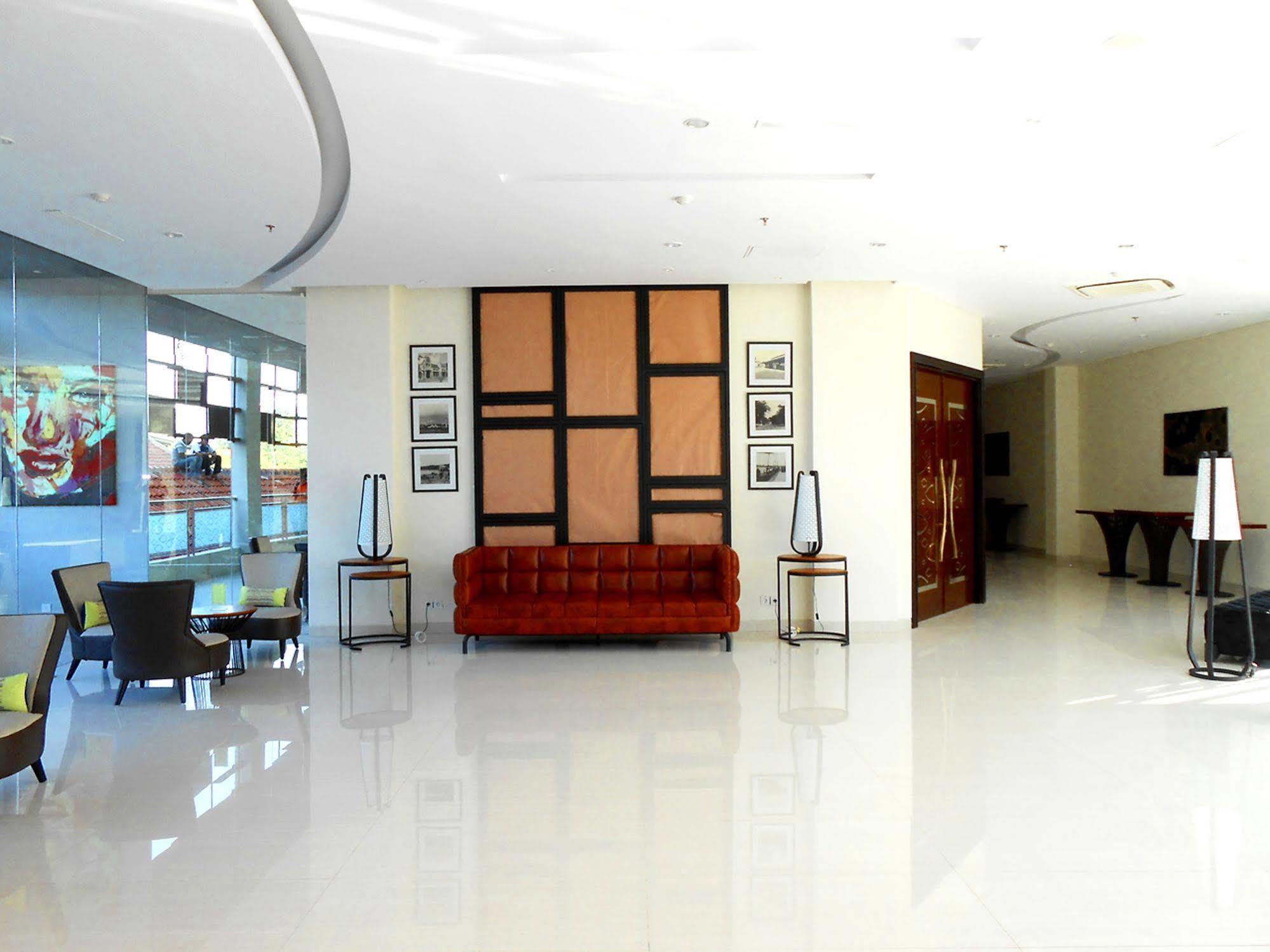 Hotel Primebiz Tegal Exterior foto